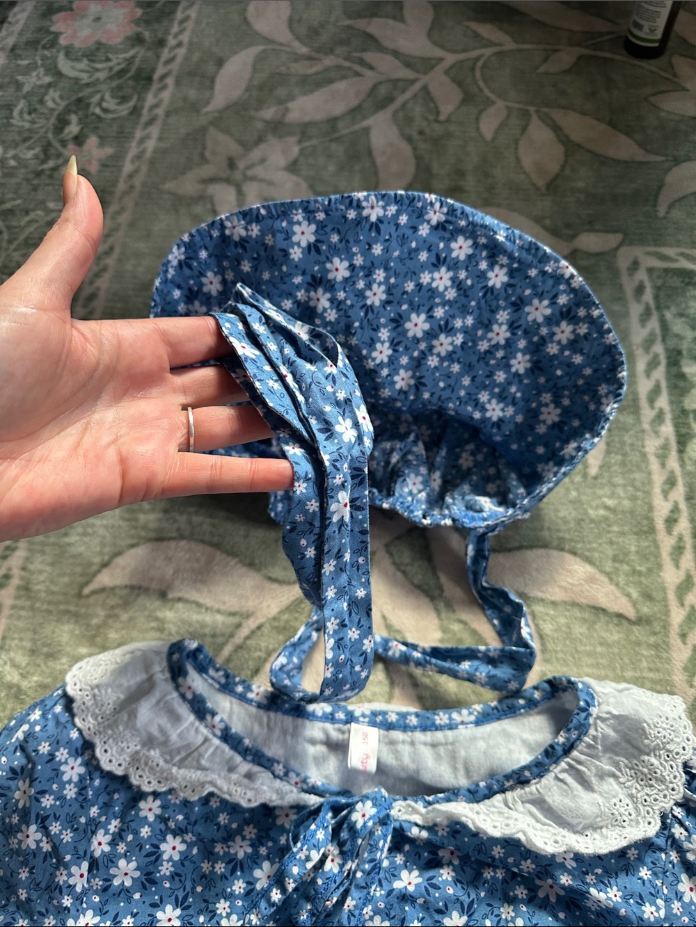 Blue Floral Girls' Prairie Costume Dress with Bonnet 🦬🩵🏕️ - Picture 11 of 15